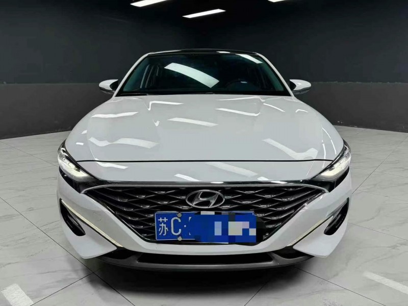 成都20年现代菲斯塔1