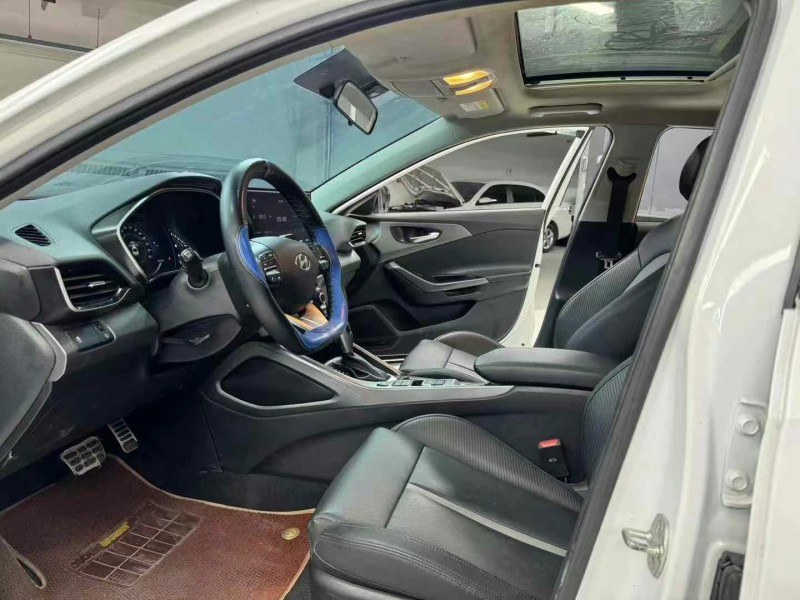 成都20年现代菲斯塔7