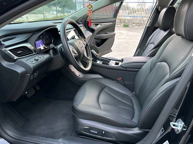 徐州23年别克君越7