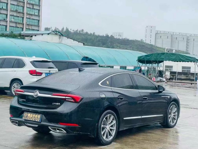 东莞21年别克君越5