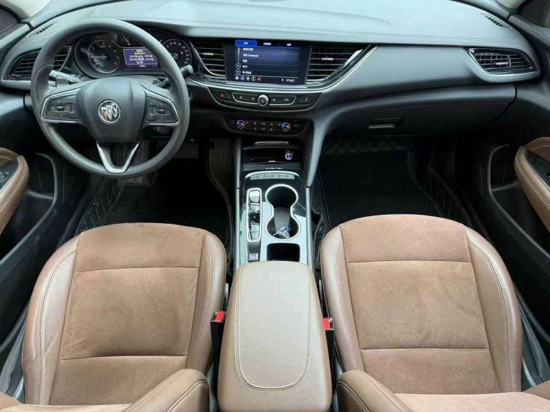 济宁23年别克君威4