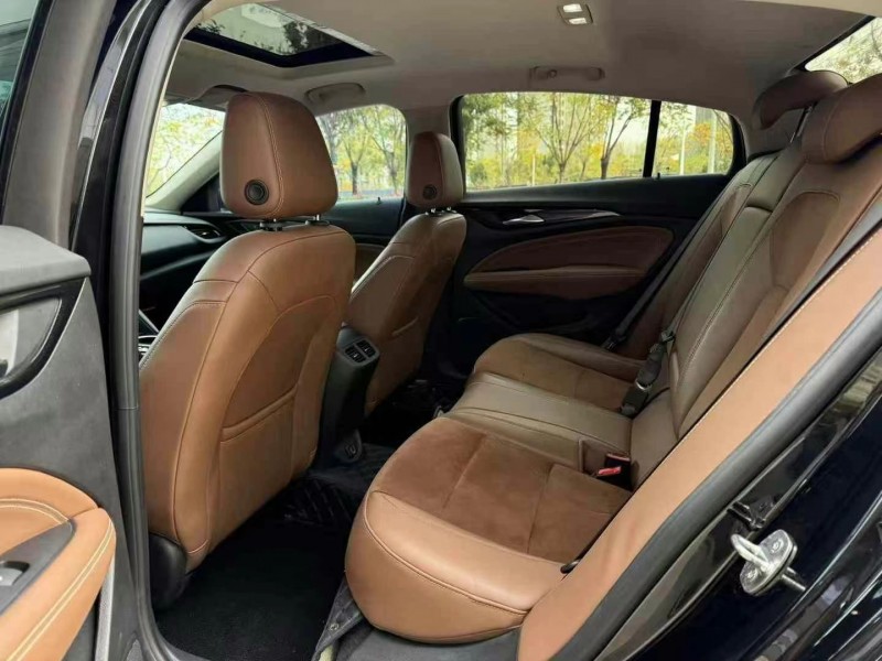 济宁23年别克君威6