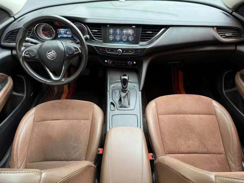 济宁19年别克君威4