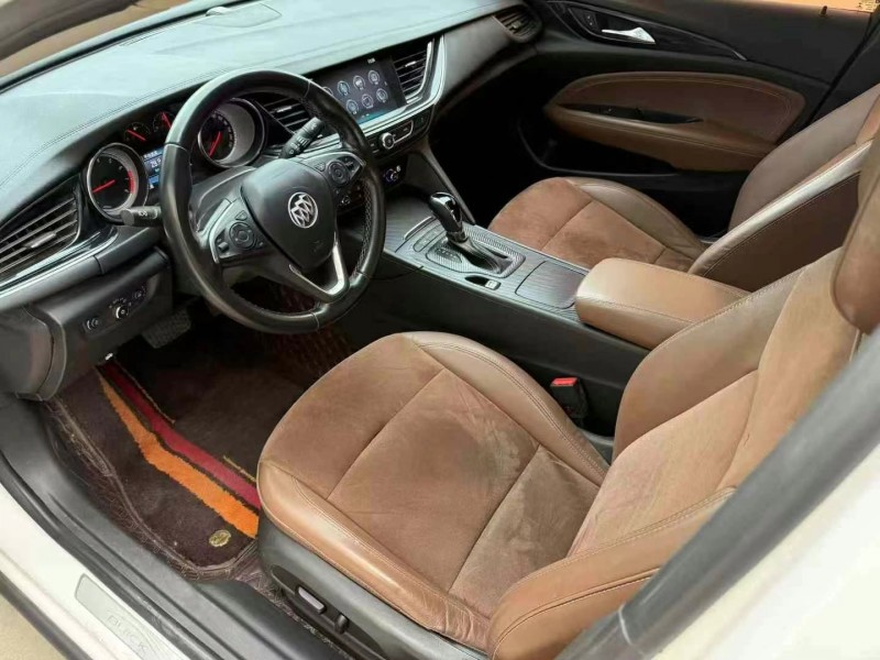 济宁19年别克君威5