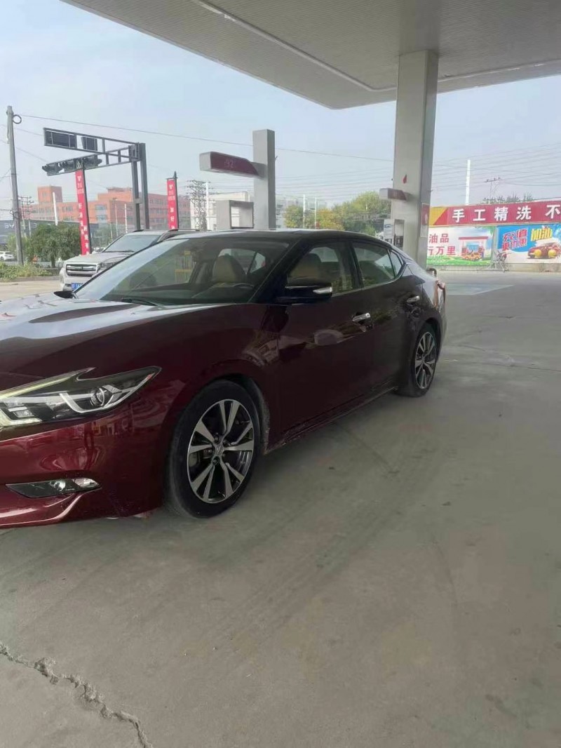 保定16年日产西玛6