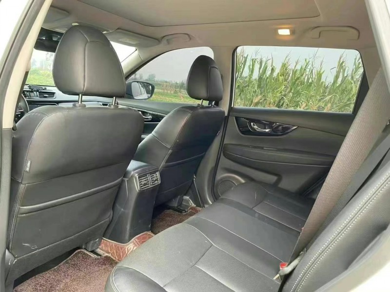 保定23年日产奇骏7