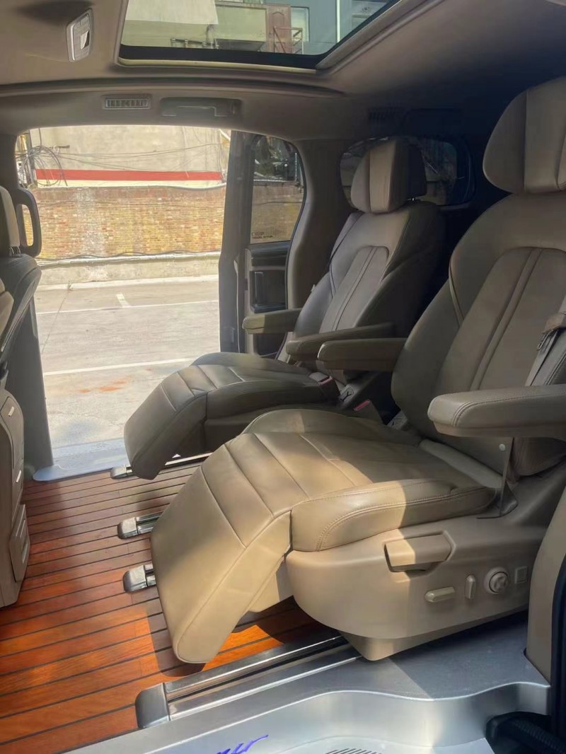 保定21年别克GL84