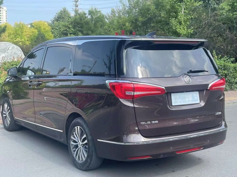 保定21年别克GL85