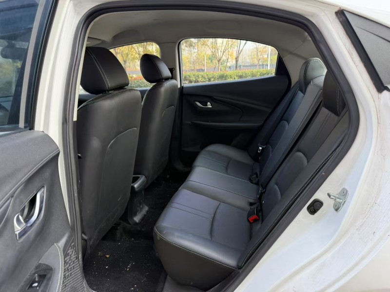 济宁20年长安汽车悦翔5