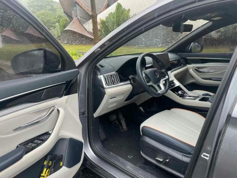 广州23年比亚迪宋4