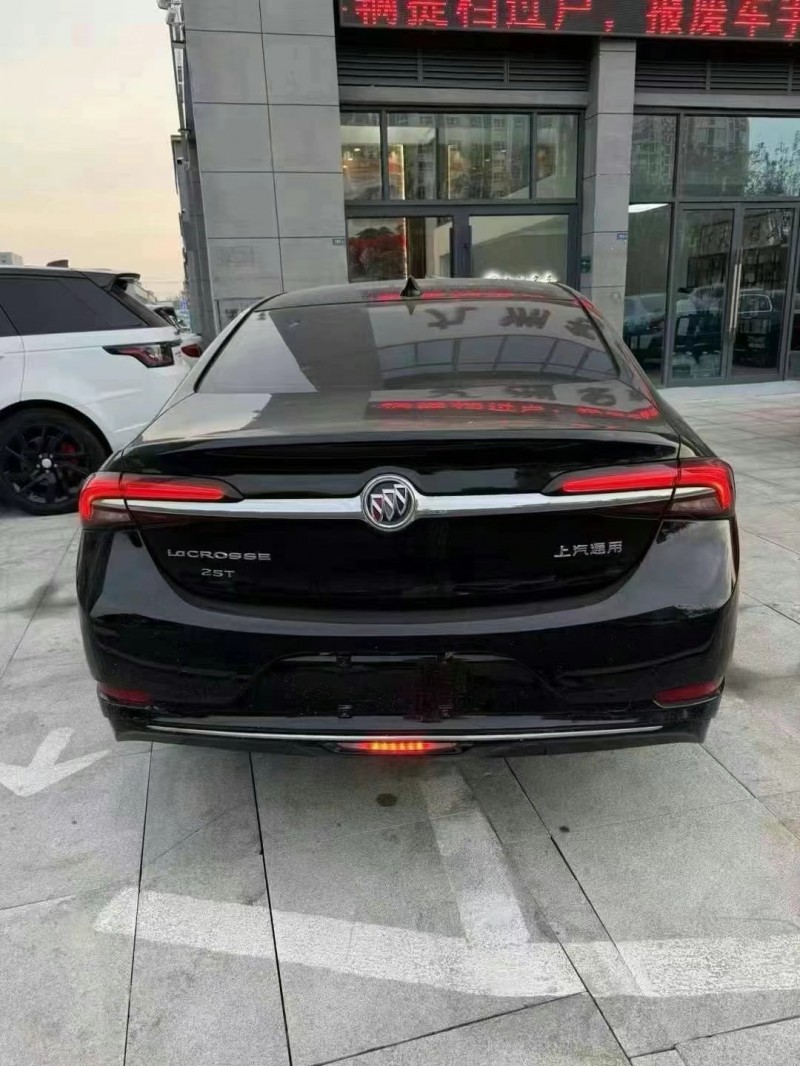 枣庄22年别克君越7