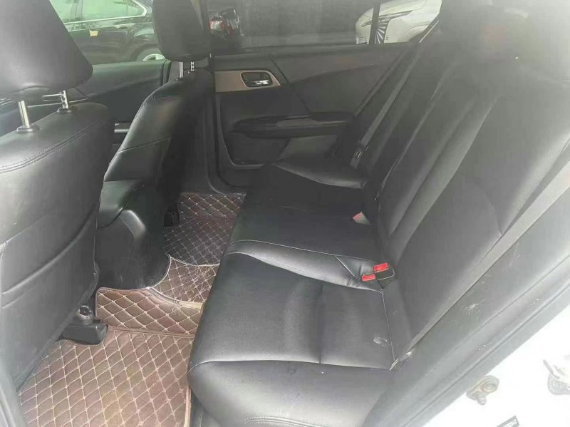 深圳16年本田雅阁5