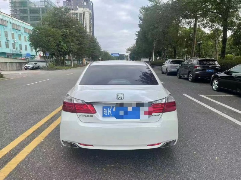 深圳16年本田雅阁7