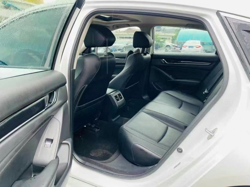 东莞21年本田雅阁6