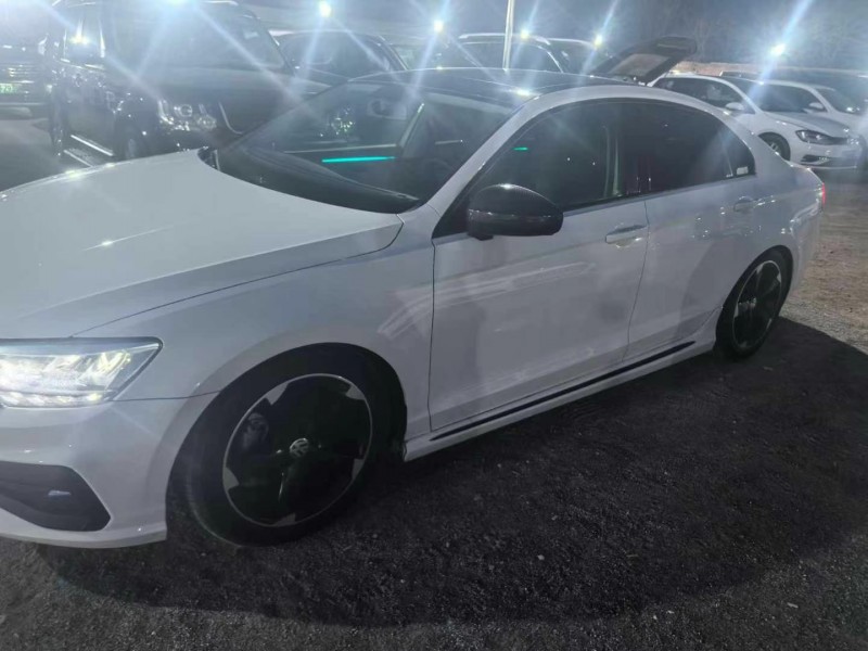 保定19年大众凌渡2