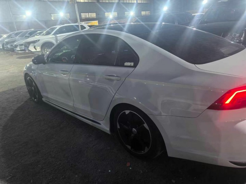 保定19年大众凌渡7