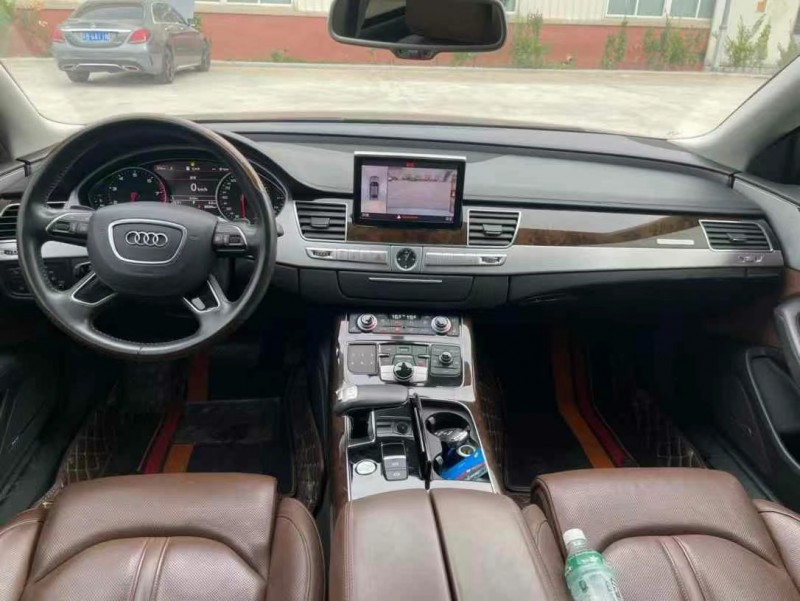 徐州17年奥迪A8L6