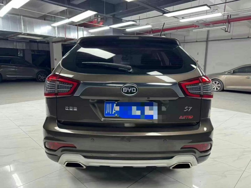 成都18年比亚迪S74