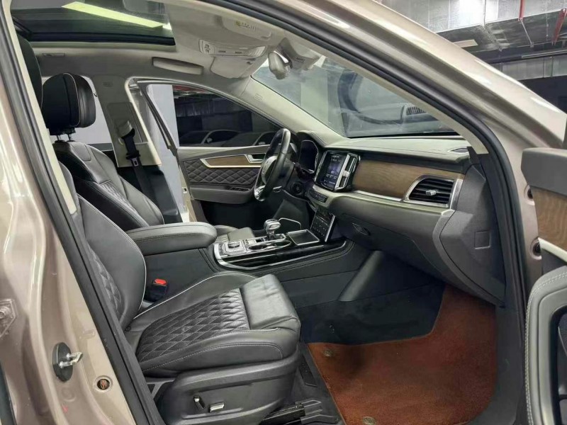 成都21年红旗HS74