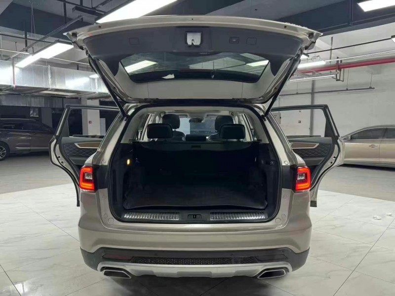 成都21年红旗HS79