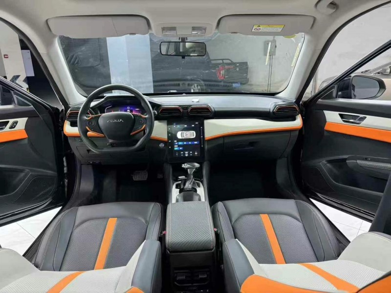 成都24年东风奕炫8