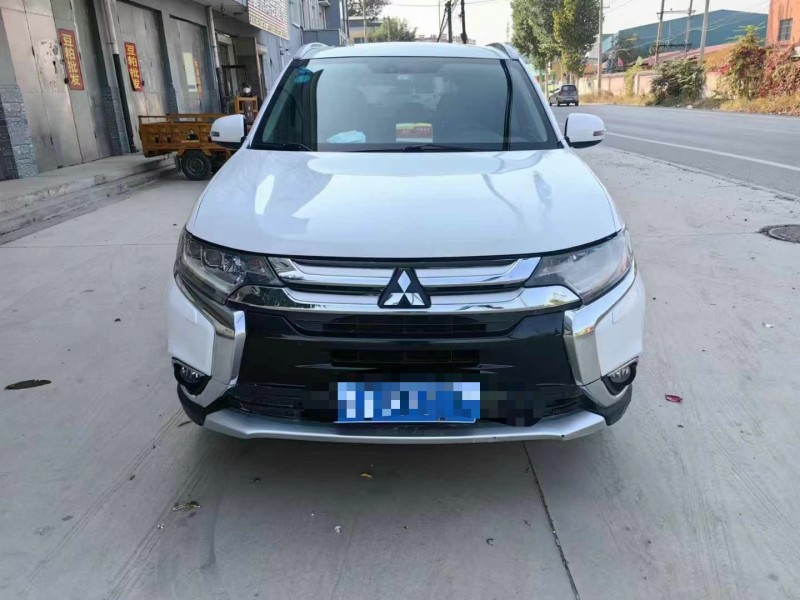 保定16年三菱欧蓝德1