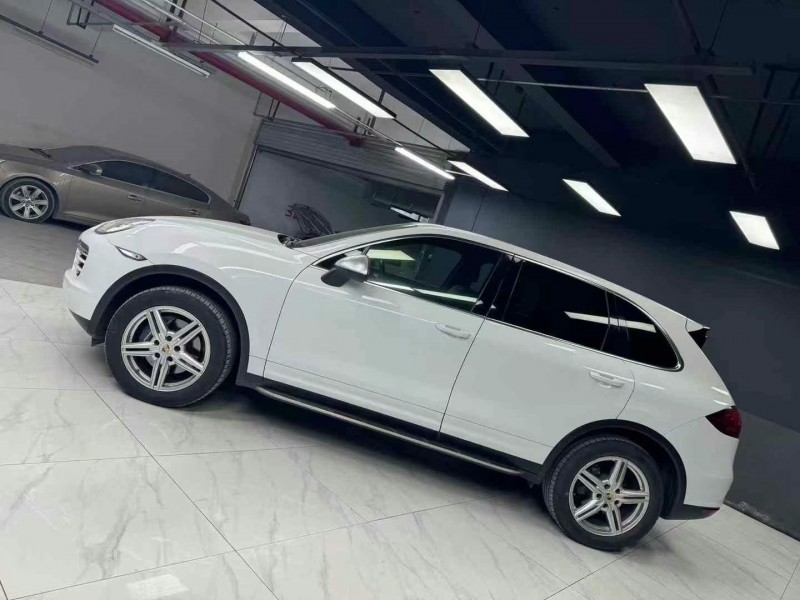 成都14年保时捷卡宴3