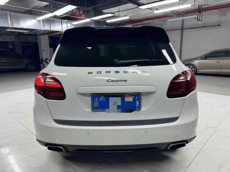 成都14年保时捷卡宴5