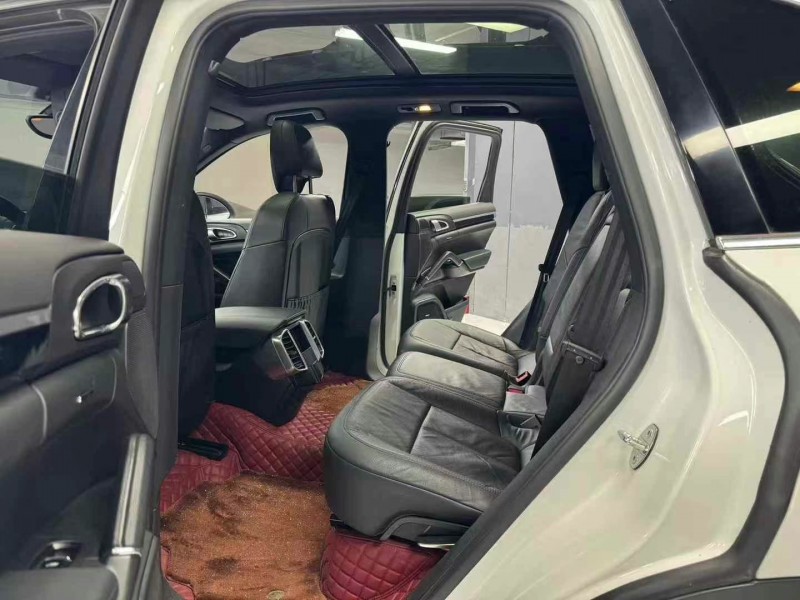 成都14年保时捷卡宴6