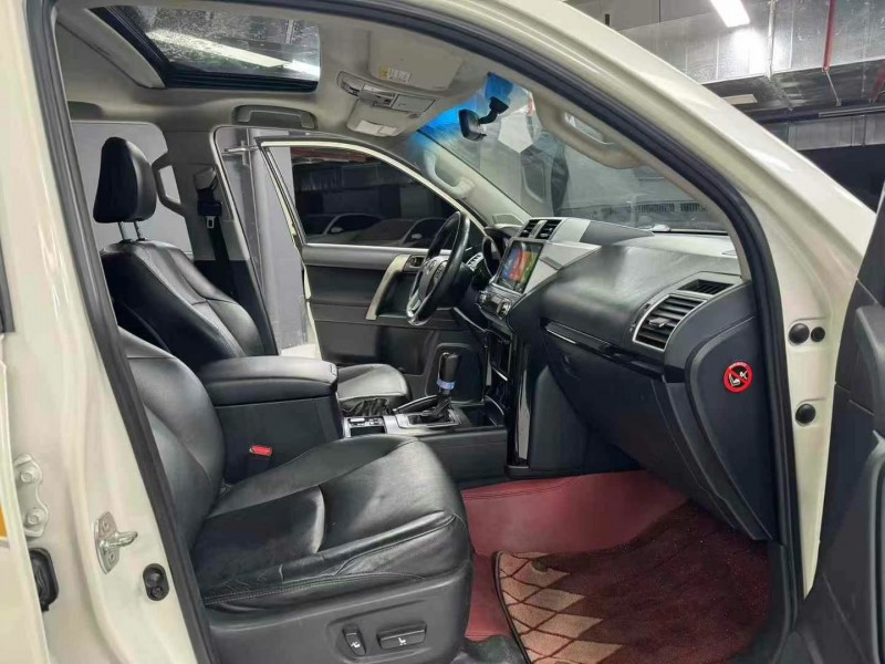 成都17年丰田普拉多4