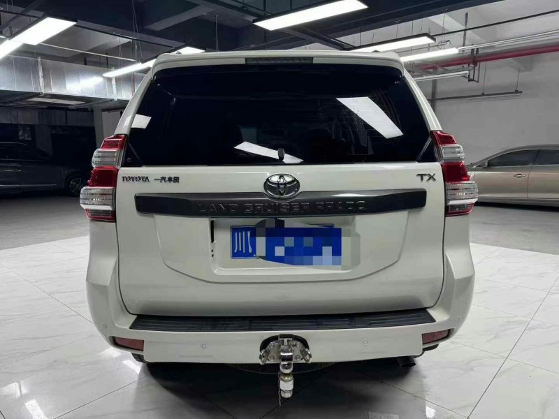 成都17年丰田普拉多5