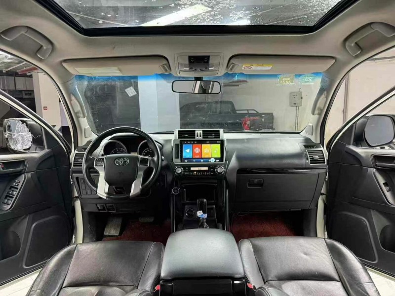 成都17年丰田普拉多7