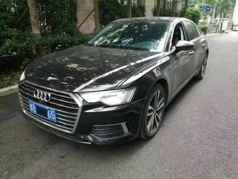成都22年奥迪A6L3
