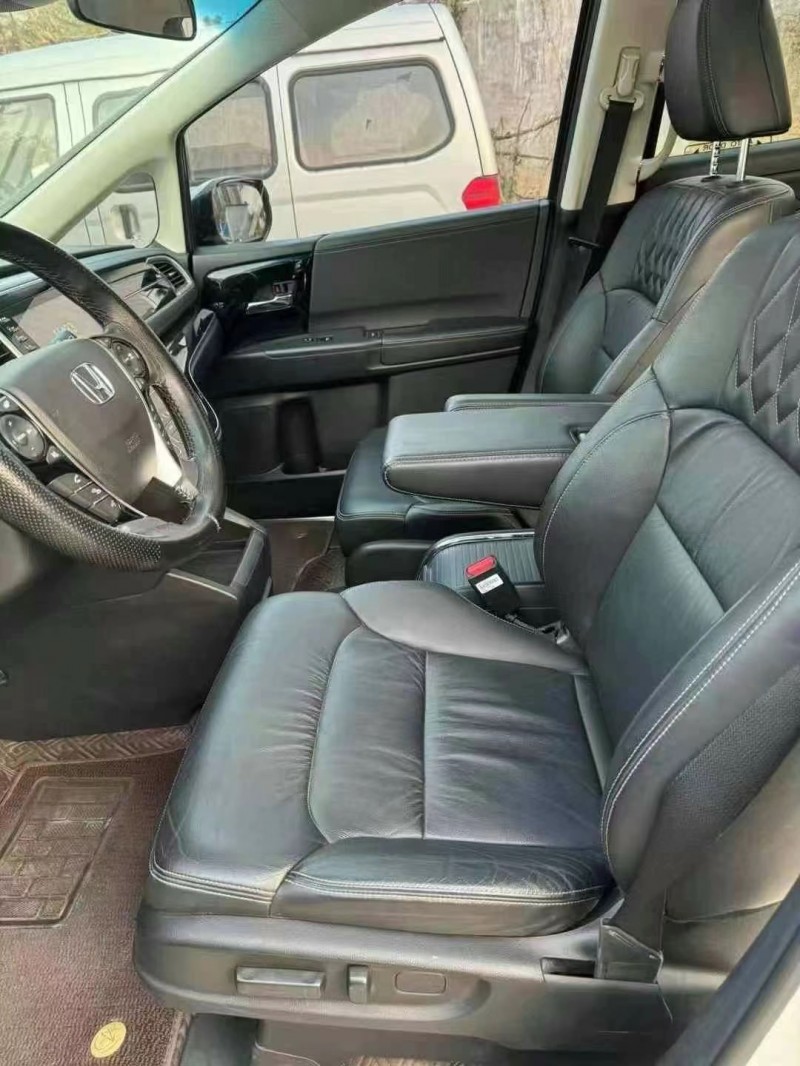 济宁20年本田艾力绅8