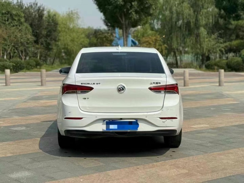 济宁19年别克英朗3