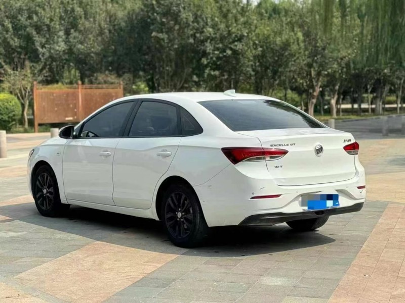 济宁19年别克英朗7