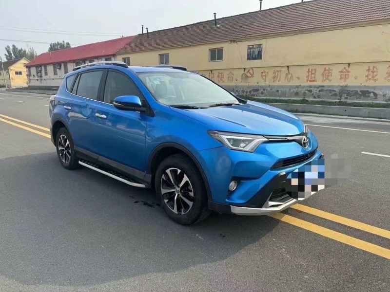 济宁17年丰田RAV4荣放3