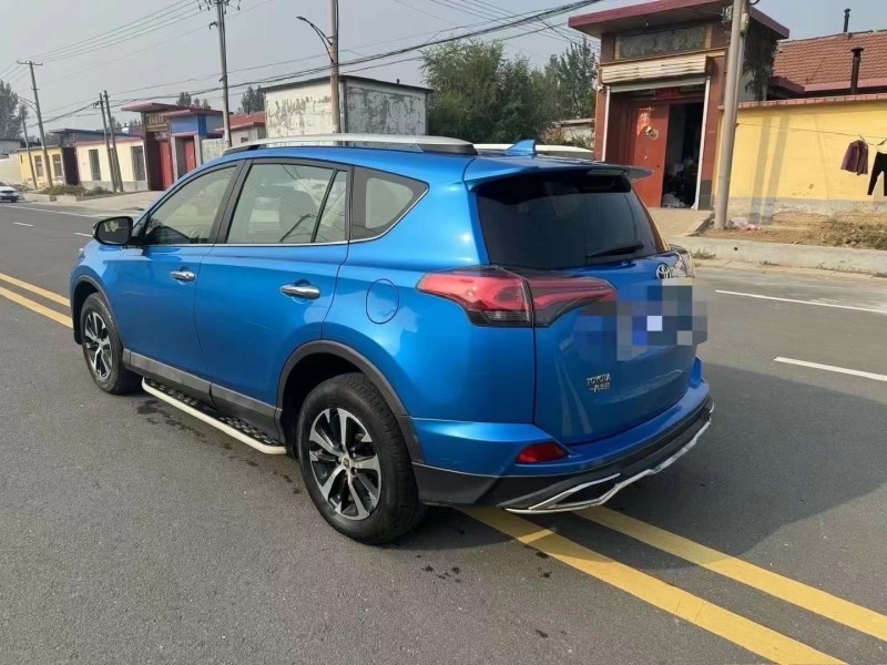济宁17年丰田RAV4荣放4