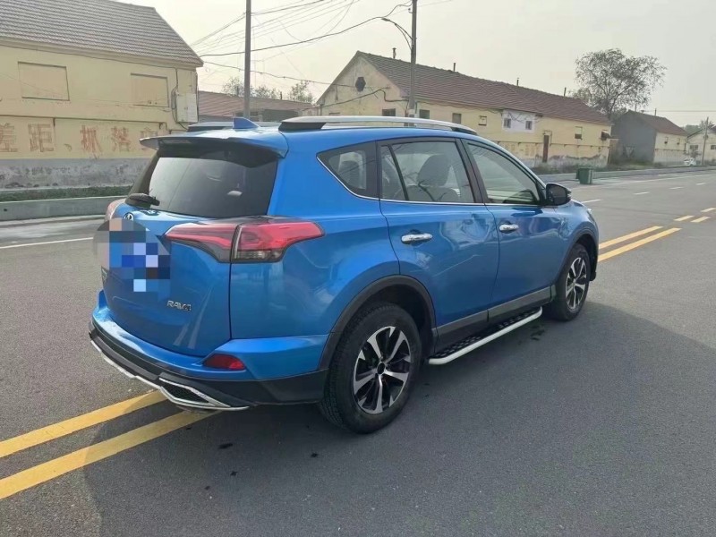 济宁17年丰田RAV4荣放7