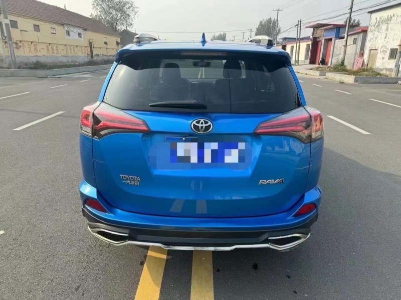 济宁17年丰田RAV4荣放9