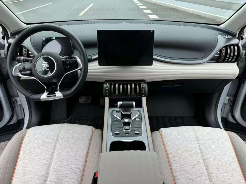 济宁23年比亚迪元4