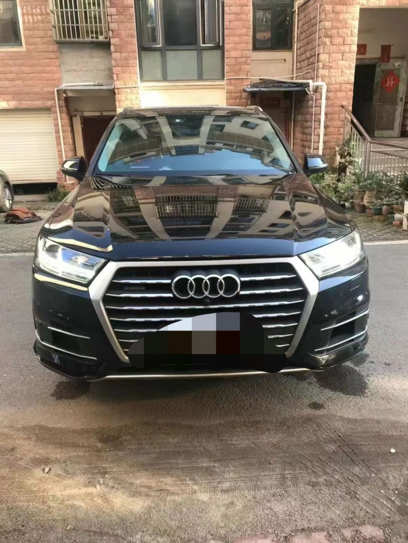 济宁19年奥迪Q71