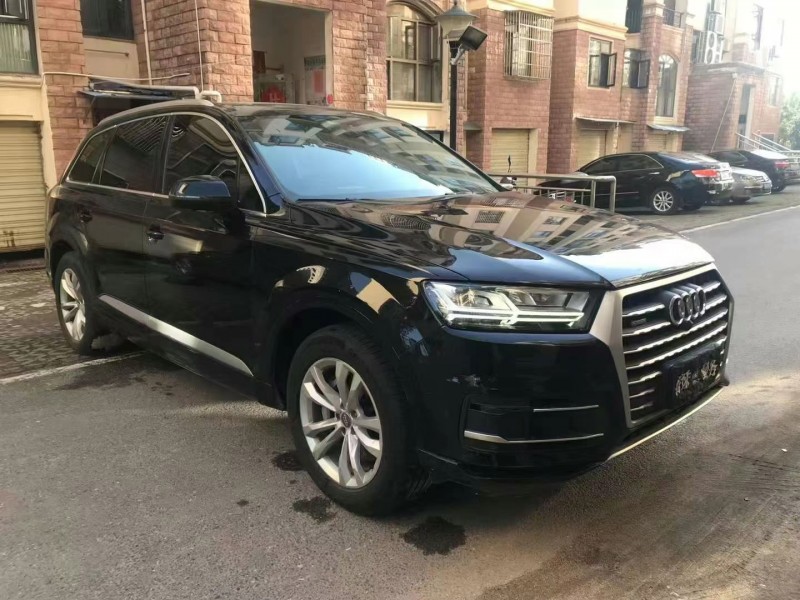 济宁19年奥迪Q72