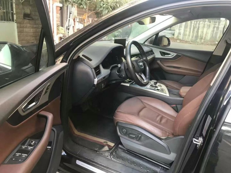 济宁19年奥迪Q74