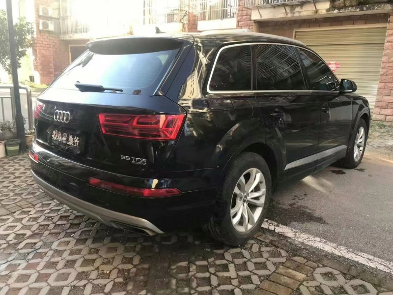 济宁19年奥迪Q79