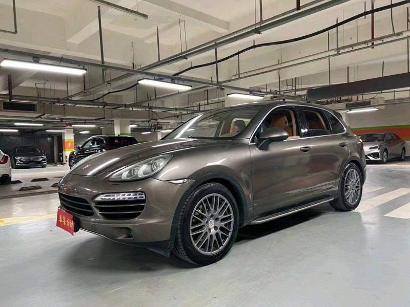 成都12年保时捷卡宴3