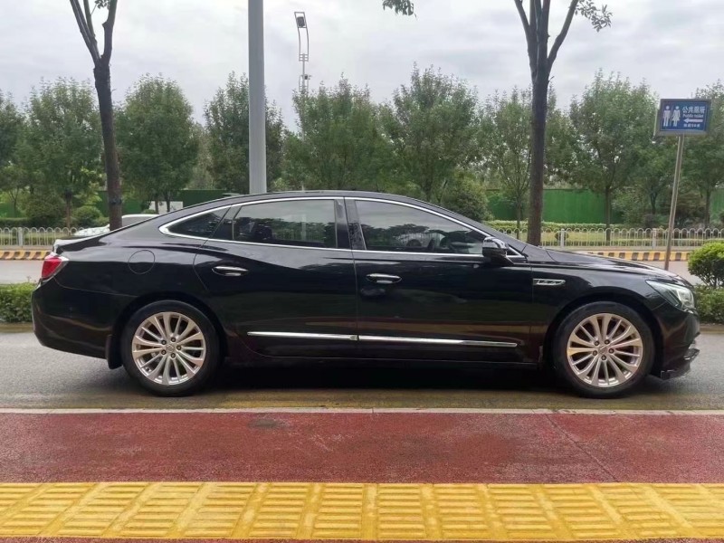 枣庄17年别克君越8