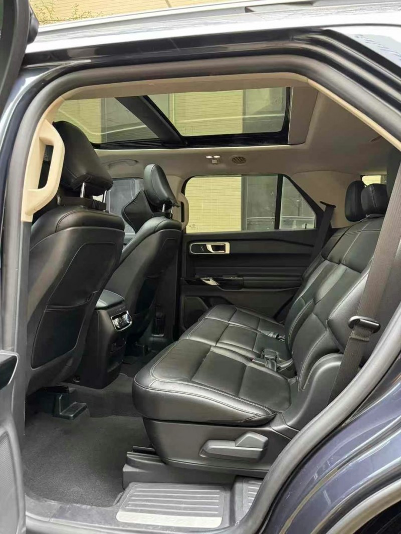 佛山21年福特探险者9