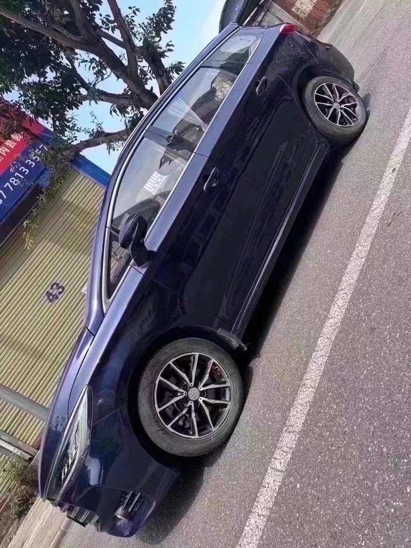 成都18年比亚迪宋MAX2