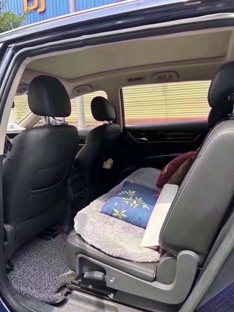 成都18年比亚迪宋MAX4